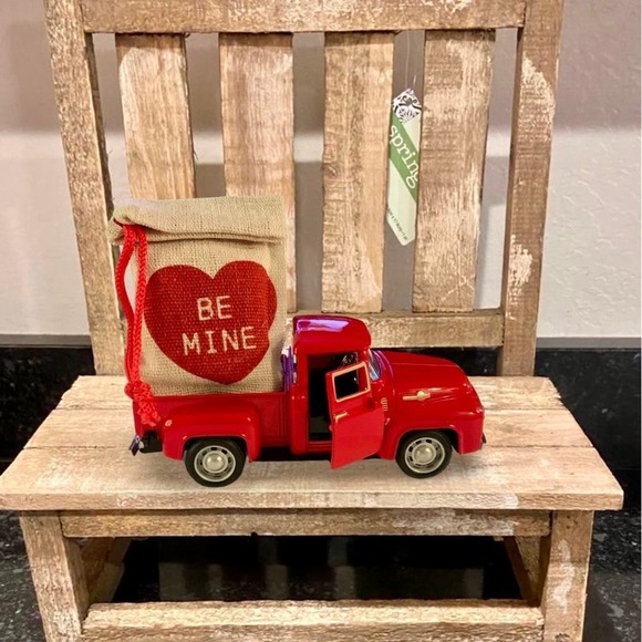 Vintage Red Truck Metal with Burlap sack BE MINE heart - Picture 3 of 5